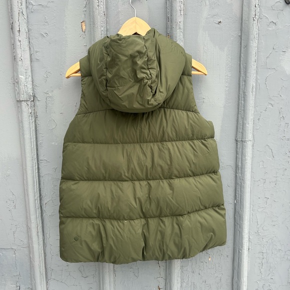 Lululemon khaki weightless wonder down vest, size 8 - Picture 5 of 11